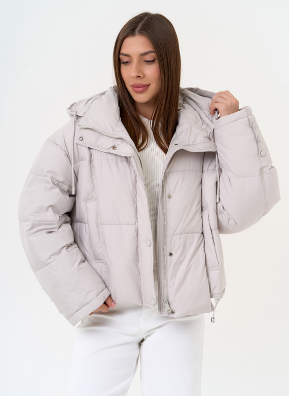 Женский короткий пуховик с капюшоном