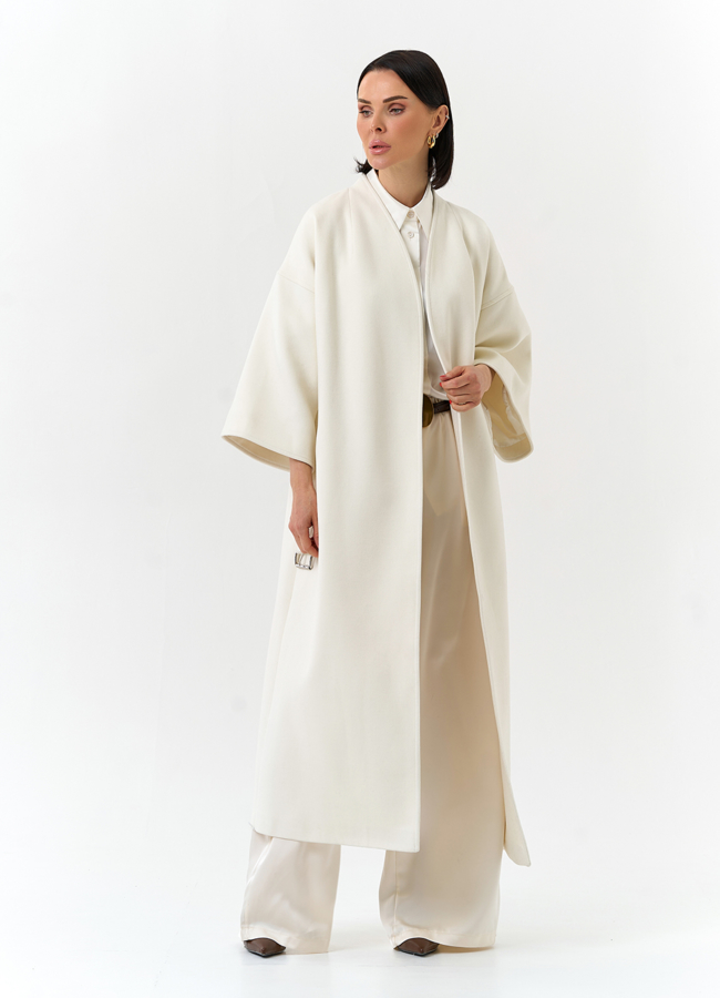 Женское пальто белого цвета модель № 32642 универмаг малина