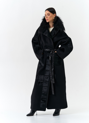 Женское длинное пальто с отделкой из меха лисы