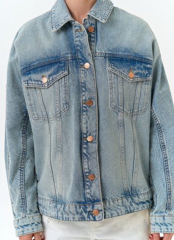 Женская джинсовая куртка со стразами