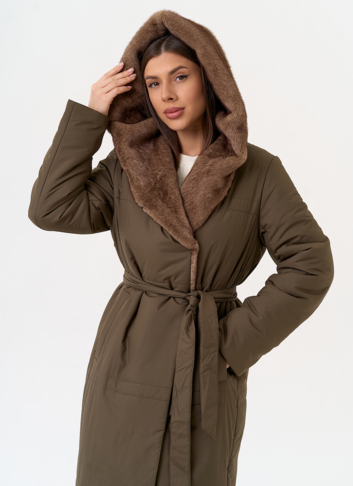 Женское пальто с капюшоном из эко меха под норку