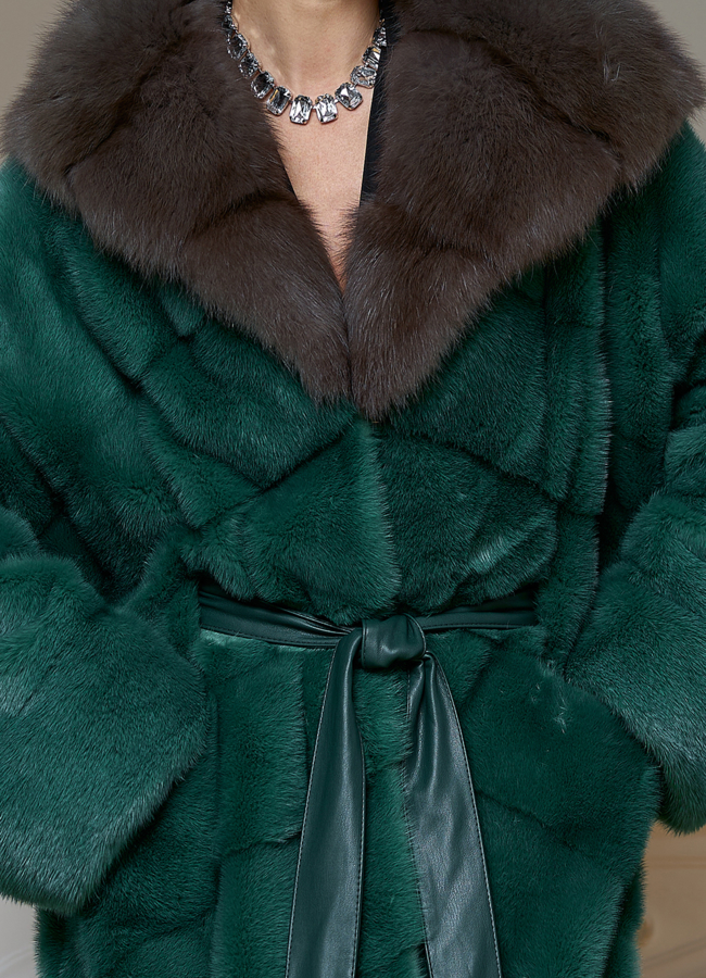 Норковая шуба с капюшоном из меха куницы модель № 29253 универмаг малина