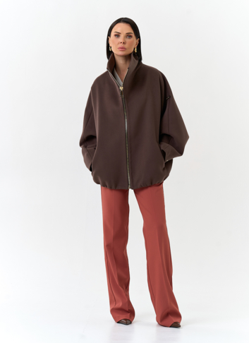 Женское укороченное пальто с высоким воротником