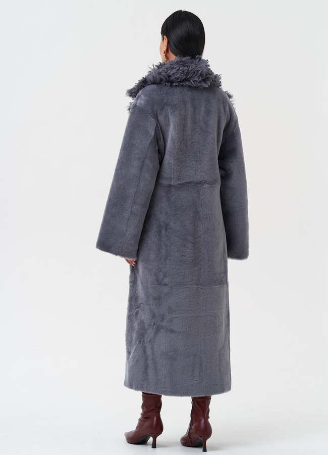 Длинная дубленка из натурального меха модель № 28424 универмаг малина