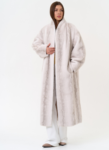 Светлое пальто из эко меха с поясом