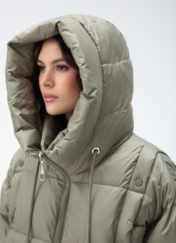 Женский пуховик с капюшоном 