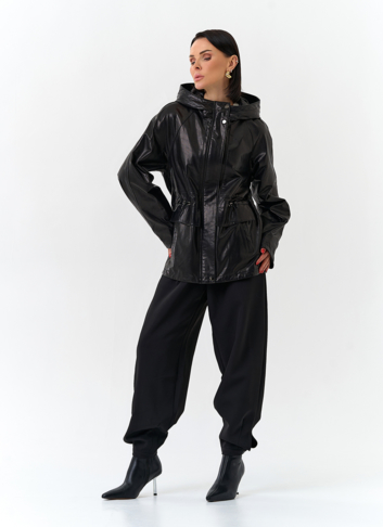 Женская куртка из натуральной кожи  с капюшоном