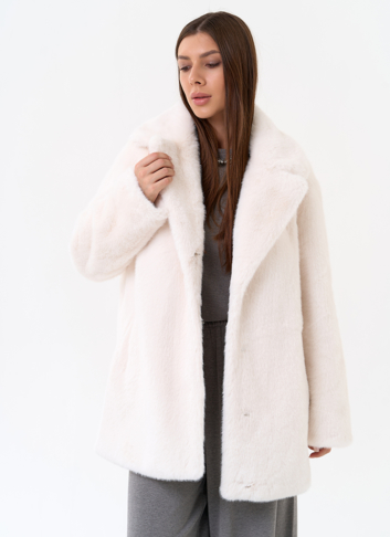 Женская шуба из эко меха с английским воротником 