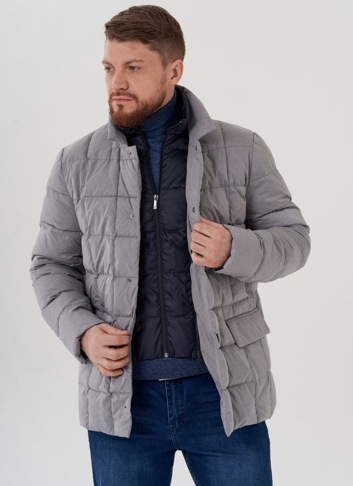 Мужская куртка серого цвета 