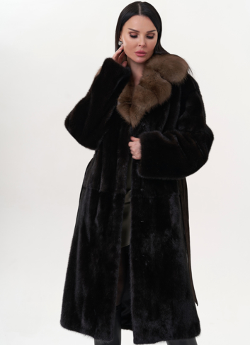 Шуба из норки с воротником из куницы