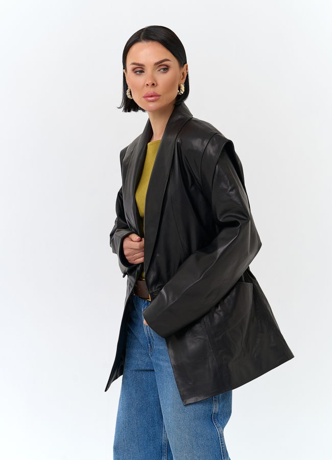 Женская куртка из натуральной кожи с акцентными плечами модель № 32884 универмаг малина