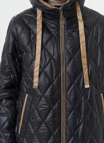 Стеганая куртка с капюшоном