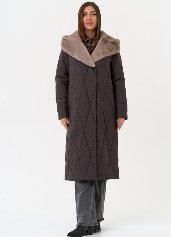 Женское пальто с капюшоном из эко меха модель № 31607 в кредит