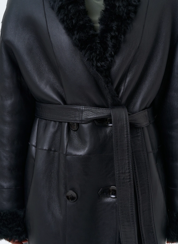 Двусторонняя женская дубленка из овчины в черном цвете