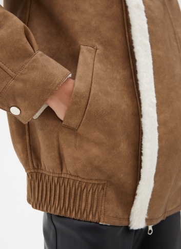 Женская дубленка из эко кожи с воротником стойкой