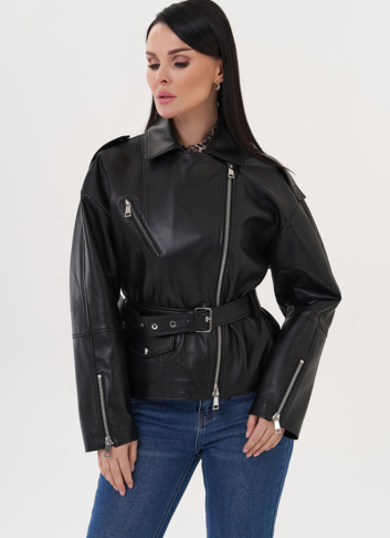 Кожаная куртка черного цвета