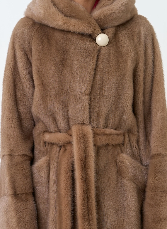 Шуба из меха норки с капюшоном фото