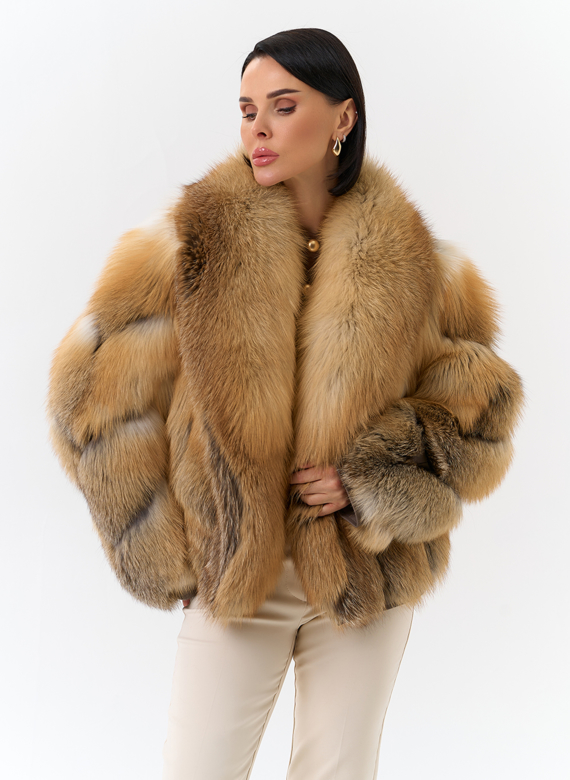 Укороченная шуба из меха рыжей лисы