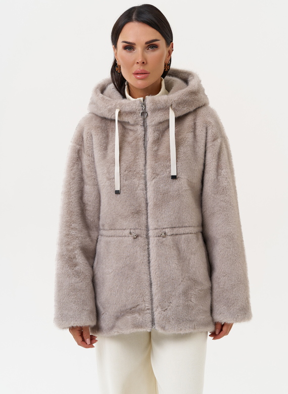 Женская куртка из эко меха с капюшоном