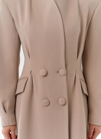 Женское длинное пальто с акцентными рукавами