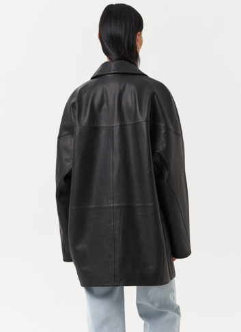 Жакет из натуральной кожи черного цвета